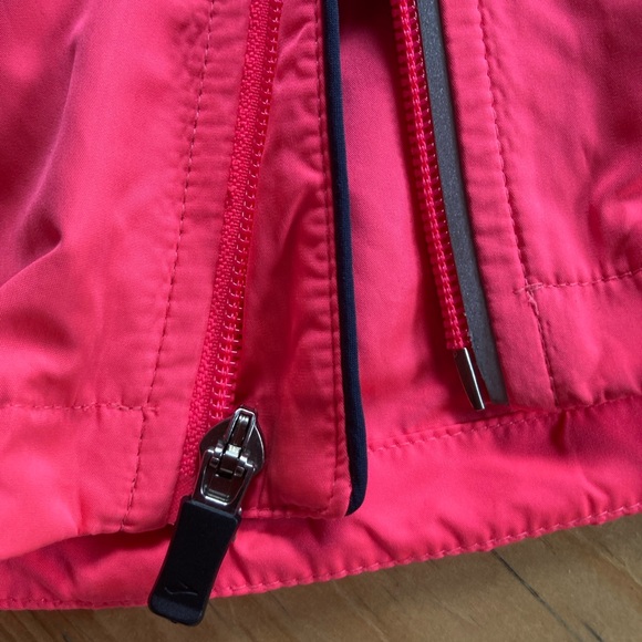 Brooks Women's Nightlife Essential Run Vest Bright Pink/ Anthracite Small EUC - Picture 2 of 14